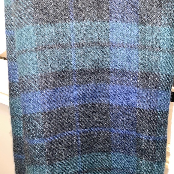 Large Blanket Scarf - Picture 2 of 3